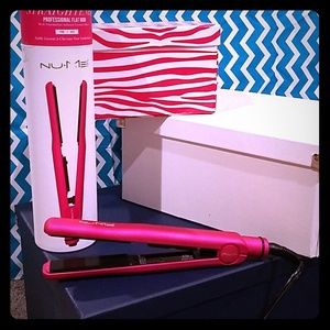 NUME Fashionista Straightener